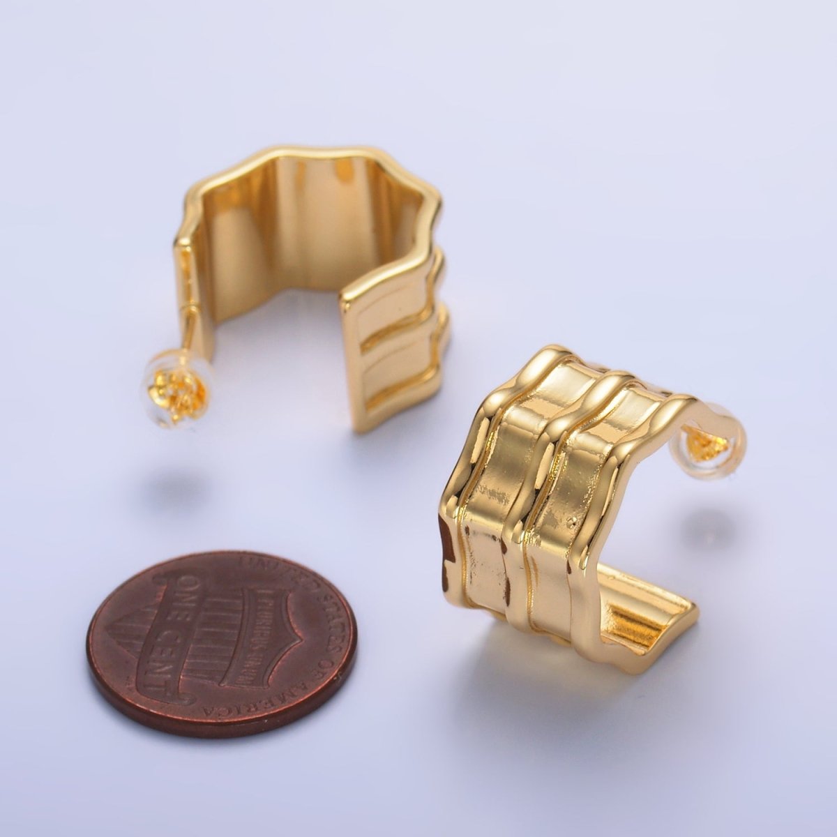 24K Gold Filled 20mm Geometric Wavy C-Shaped Hoop Earrings | V317