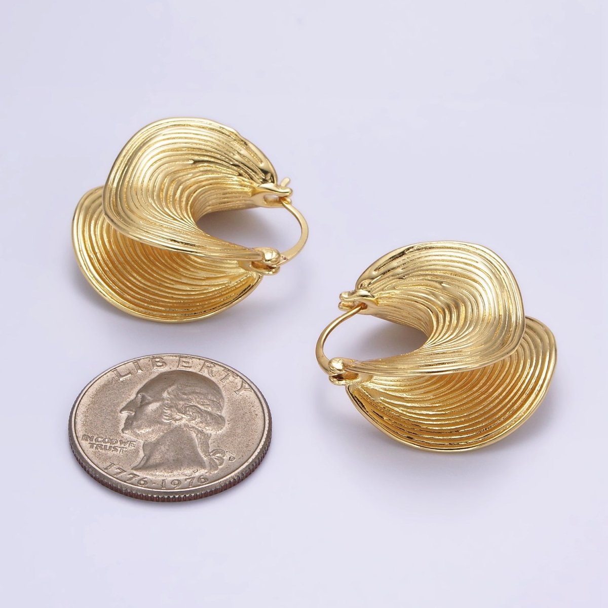 24K Gold Filled 30mm Line-Textured Curved Latch Hoop Earrings | P523