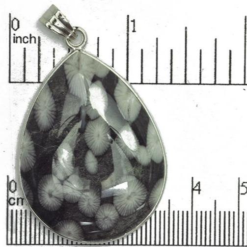 30mm x 40mm Bulls Eye Jasper Pear Shaped Pendant - With Bail - Semi Precious Stone - SP729