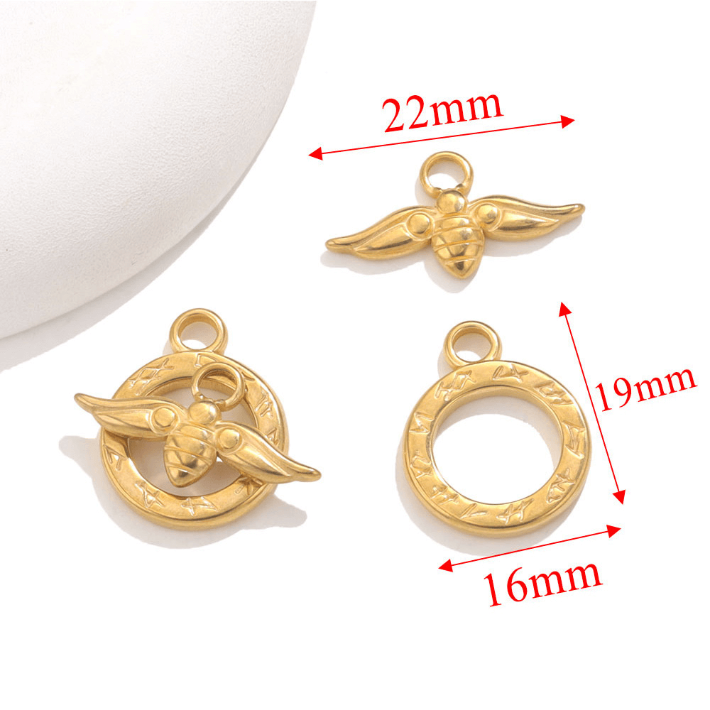Elegant Insect Toggle Set 20mm Ring - No Tarnish Gold