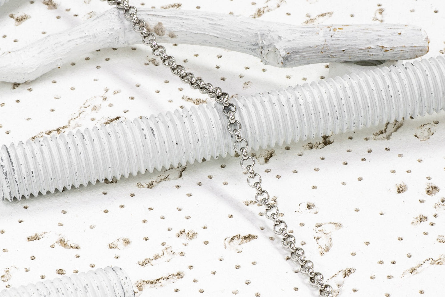 4mm (Inside diameter 3.25mm) Stainless Steel Rolo Chain sold by the Foot - CH 132SS