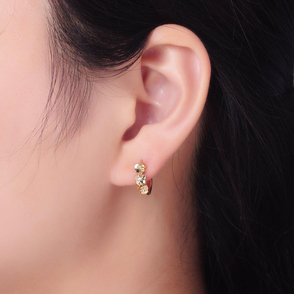 14K Gold Filled Triple Flower CZ Cartilage Huggie Earring | P346