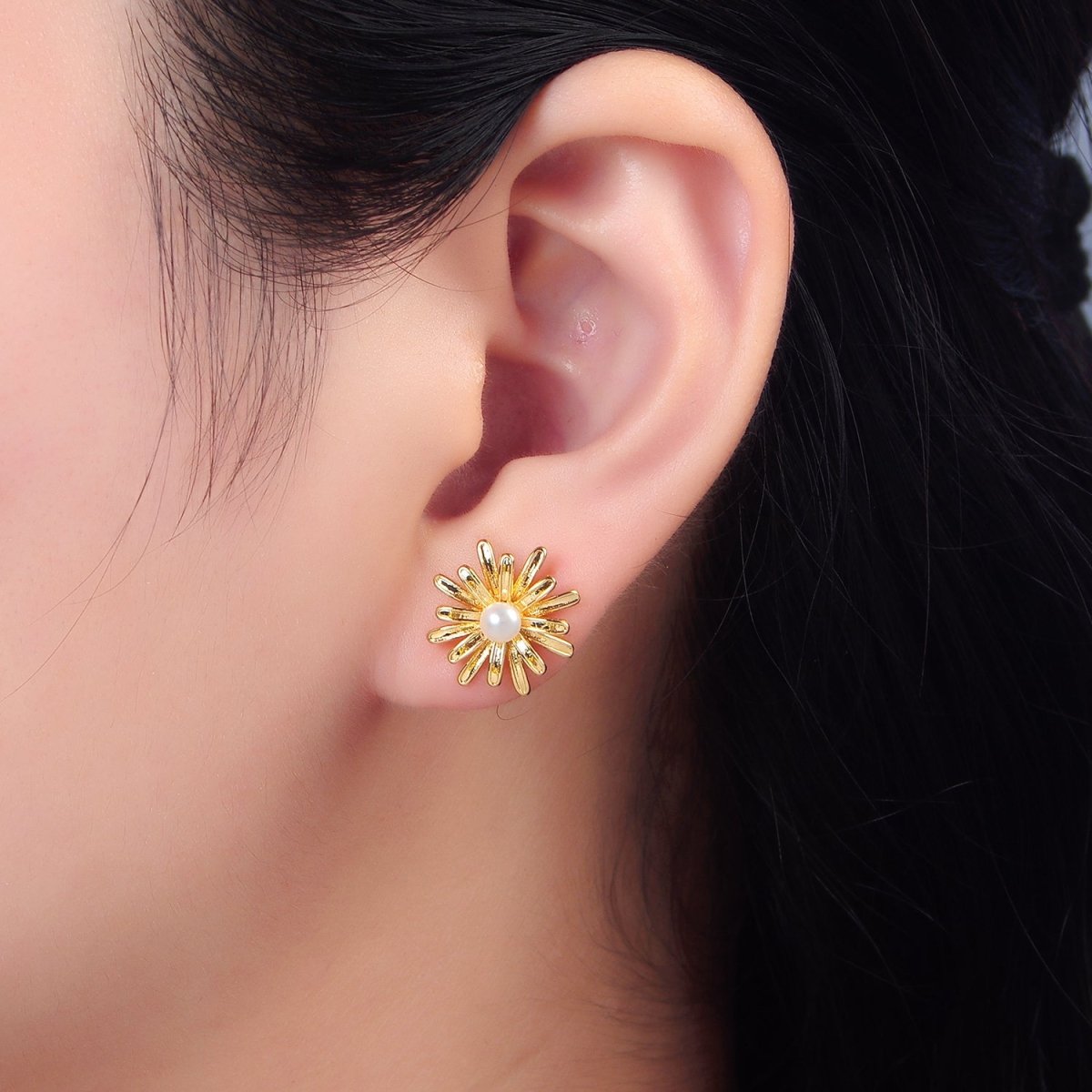 24K Gold Filled 15mm White Shell Pearl Sunflower Stud Earrings | P219