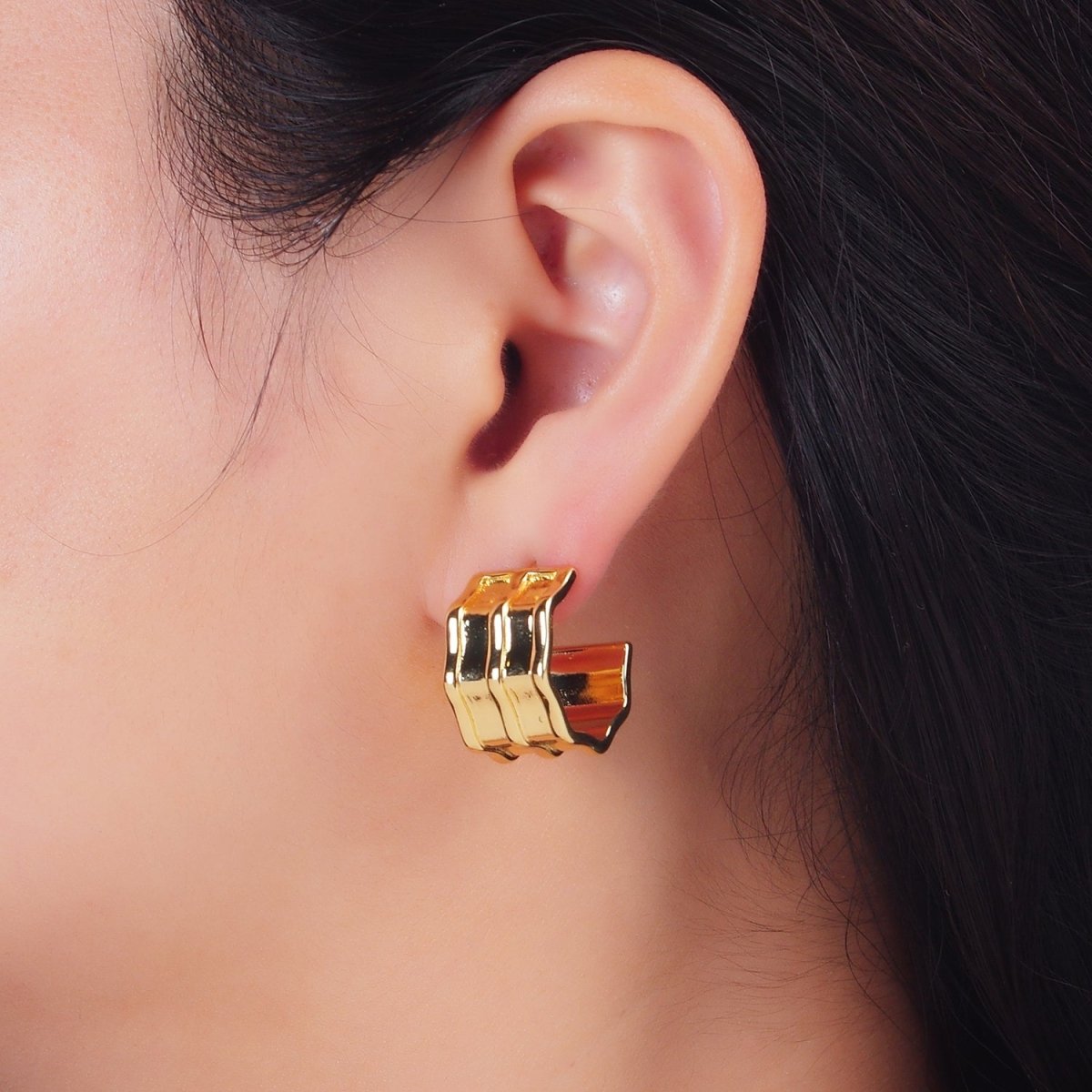 24K Gold Filled 20mm Geometric Wavy C-Shaped Hoop Earrings | V317