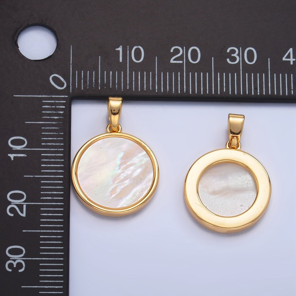 24K Gold Filled Shell Pearl Bezel Round Pendant | AA1044