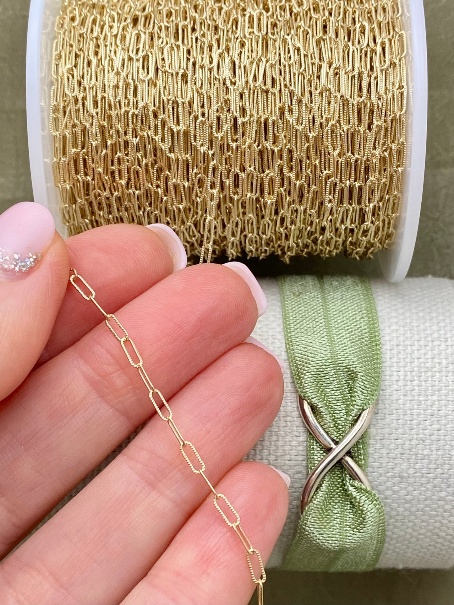 Textured Little Paperclip Chain 1.8mm - C39