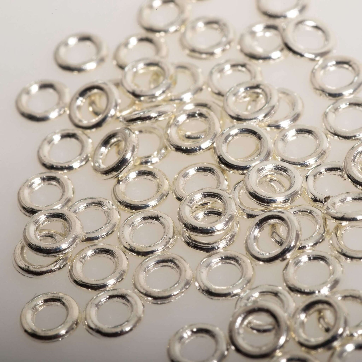 4mm Closed Soldered Rings with 3.2mm Hole - SOL/R3