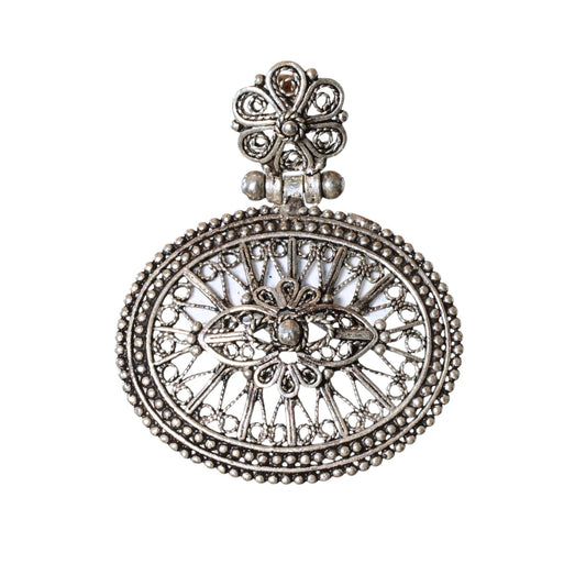 Sterling Silver Filigree Oval Pendant – Vintage .925 Silver