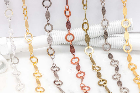 Textured Solid Oval and Open Disc Chain - Made of plated brass - Sold by the foot - Ch-913