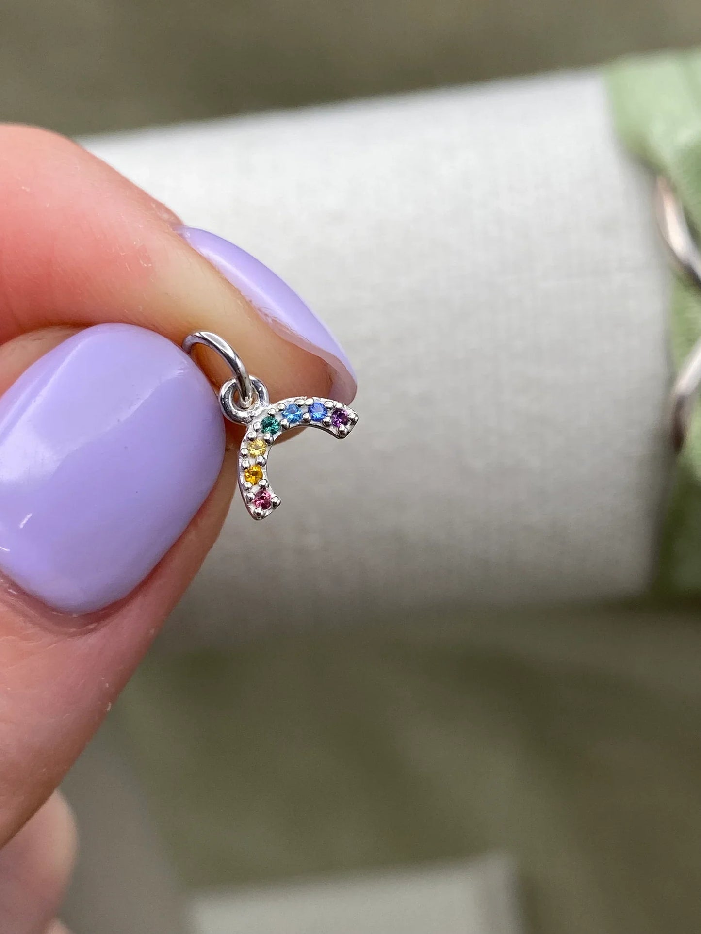 Rainbow Charm - F23