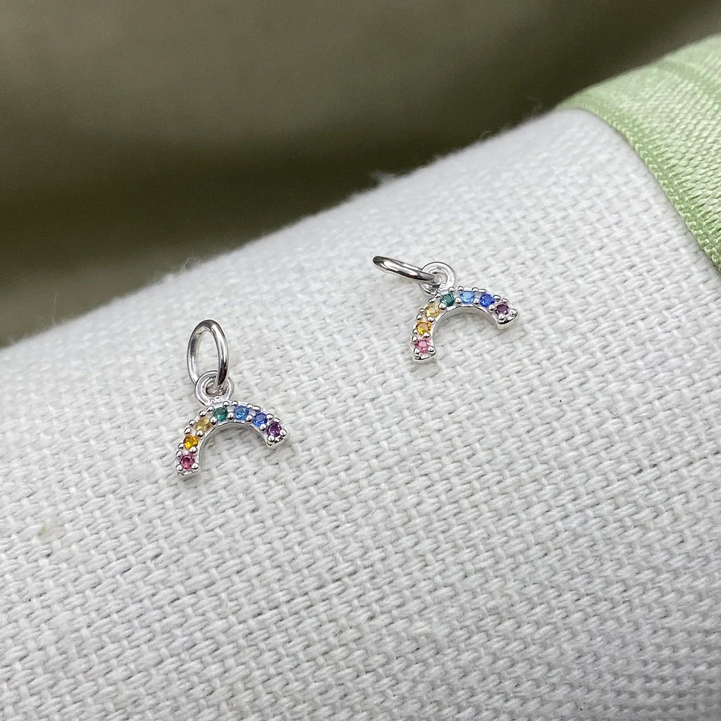 Rainbow Charm - F23