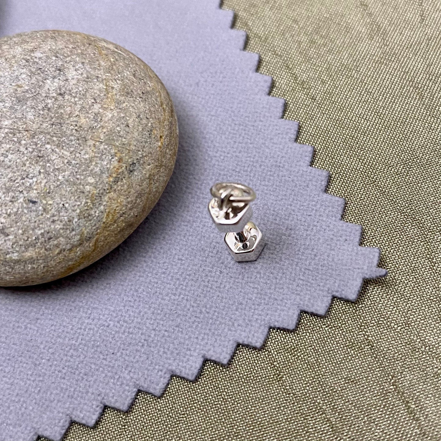 Dumbbell Charm - F19