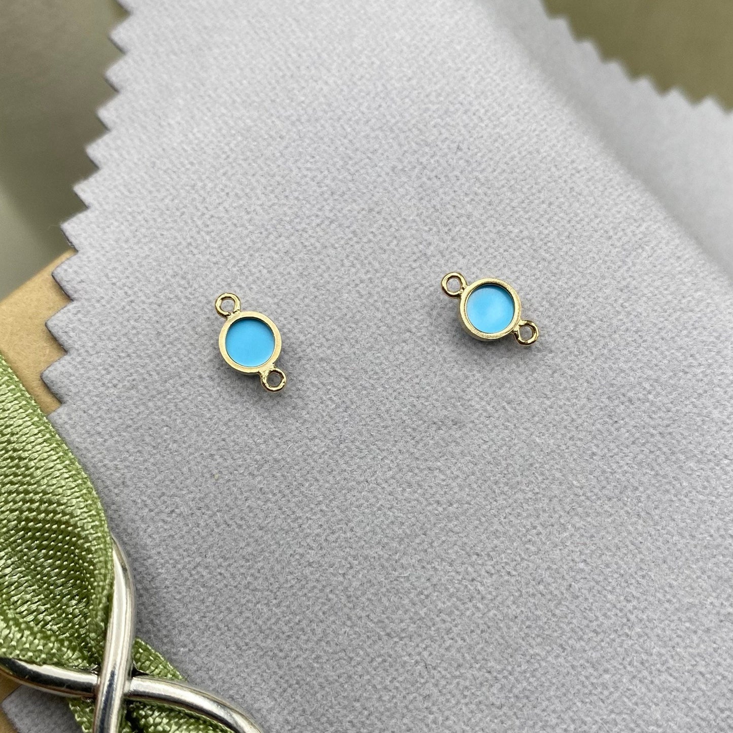 Turquoise Connectors 4mm - 3 Pack - B8