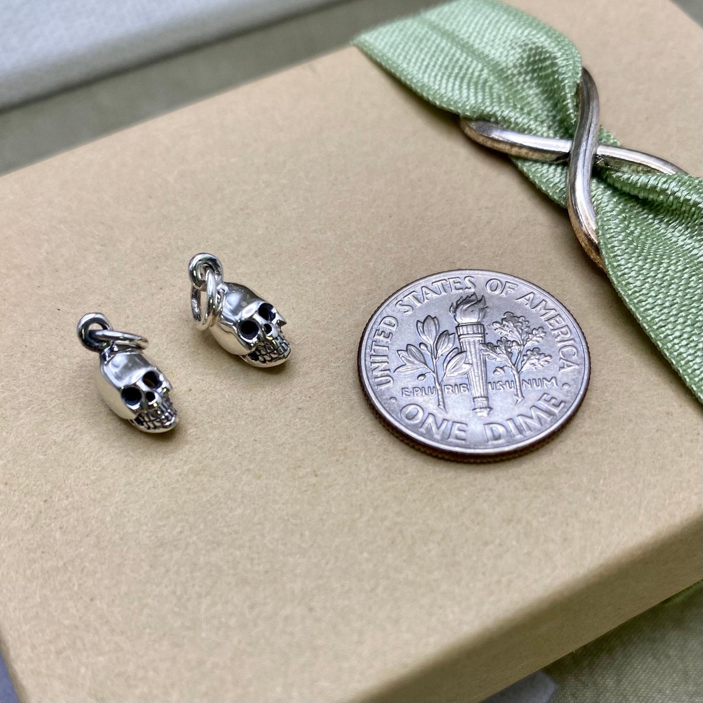 Skull Charms - 2 Pack - F32
