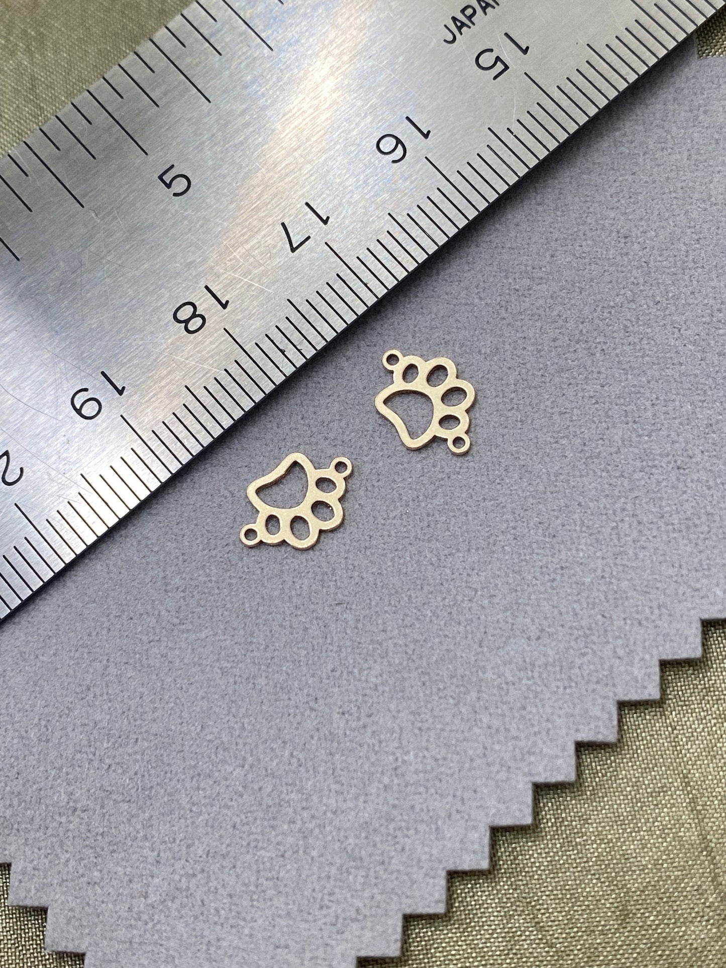 Paw Print Connectors (stencil) - 2 Pack - L10