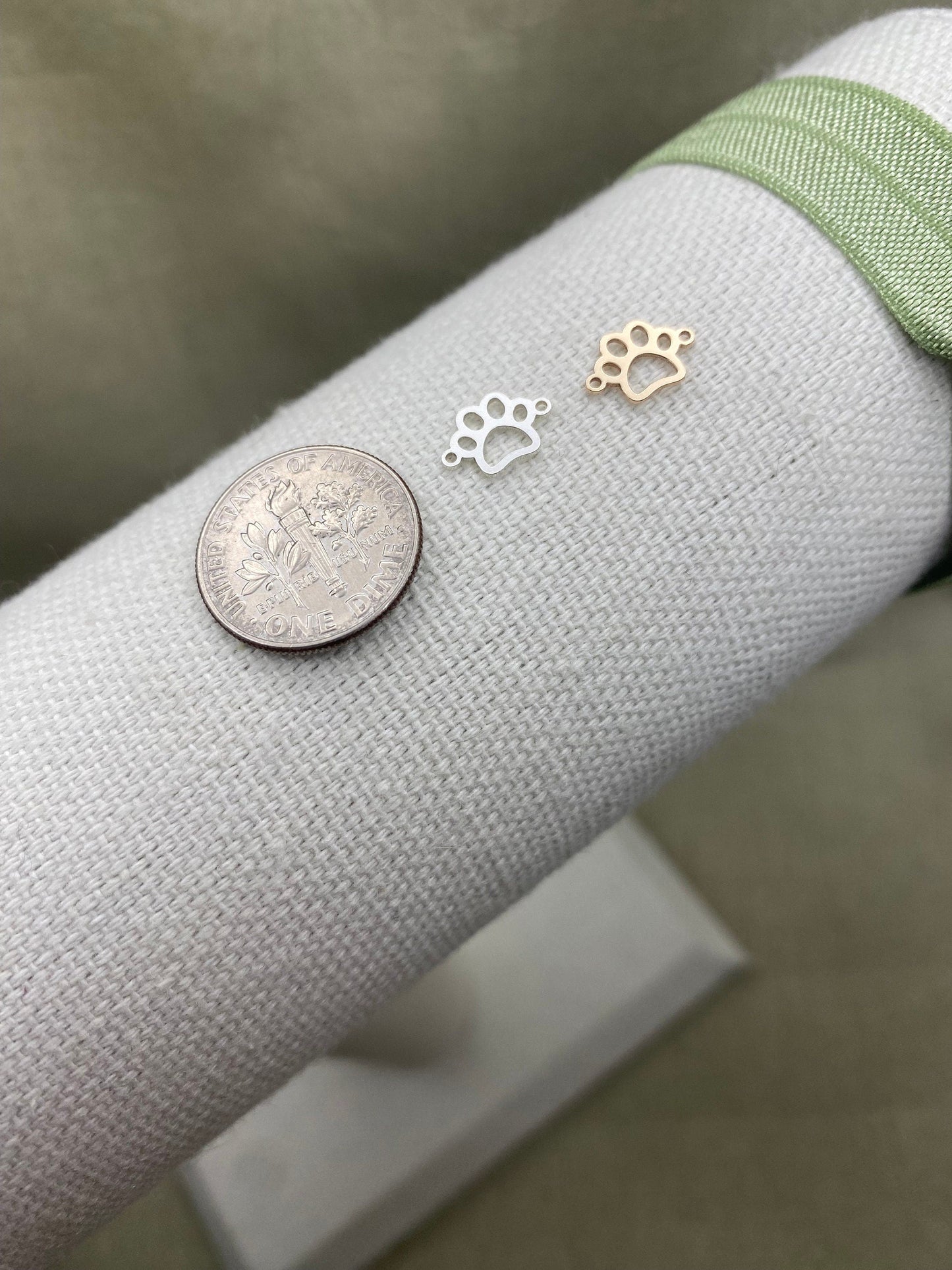 Paw Print Connectors (stencil) - 2 Pack - L10