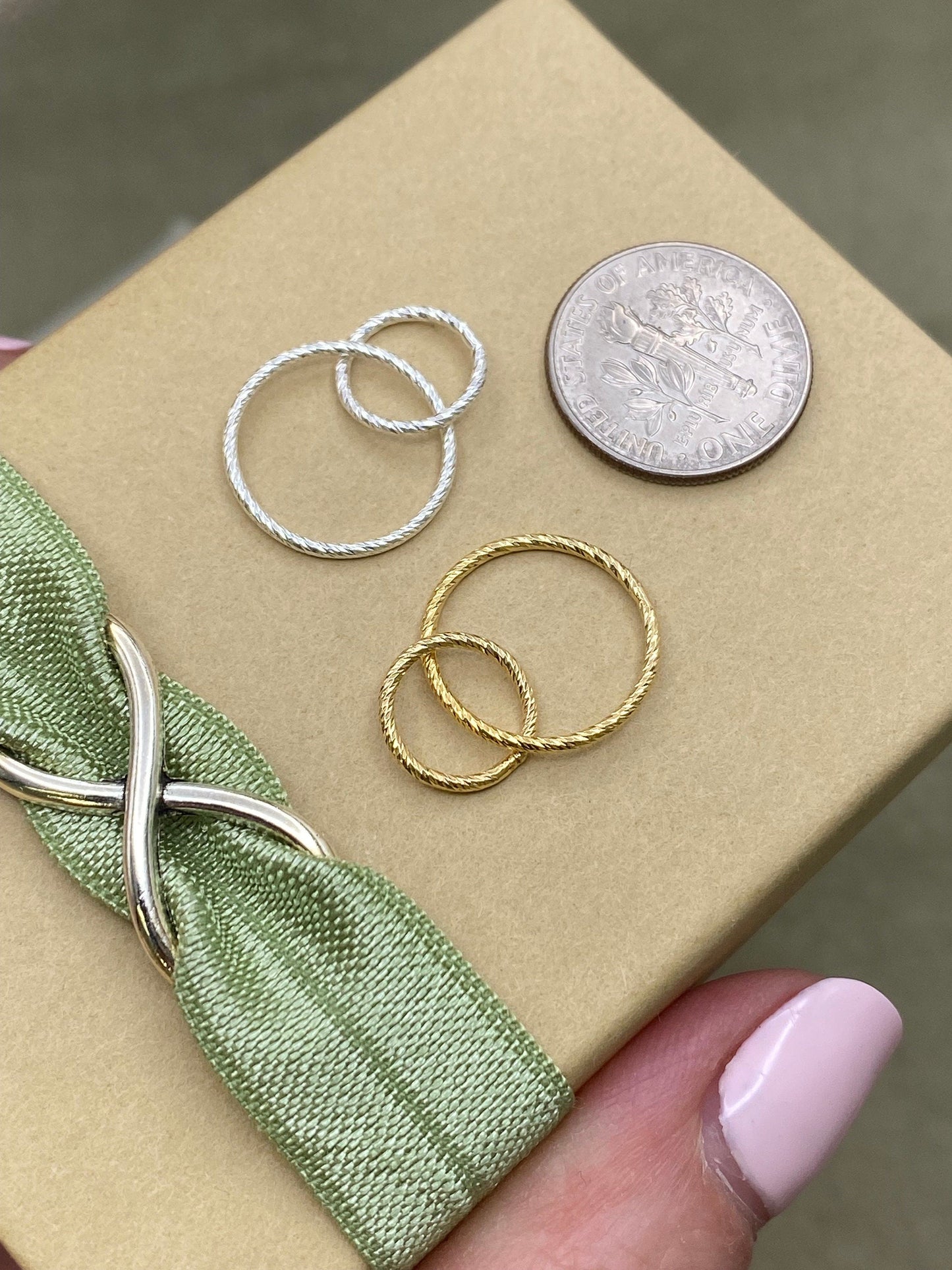 Interlocking Rings Connector 15mm x 10mm - 2 Pack - F8