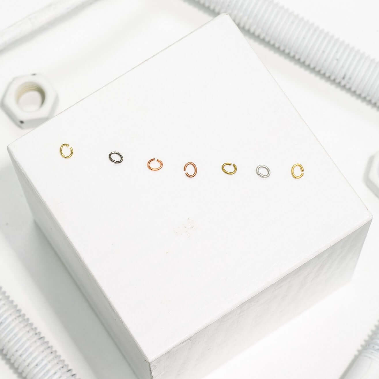 2.65mm x 3.5mm Oval 20g Jump Rings sold by the 1/4lb (Approximately 2,344pcs) - JROV