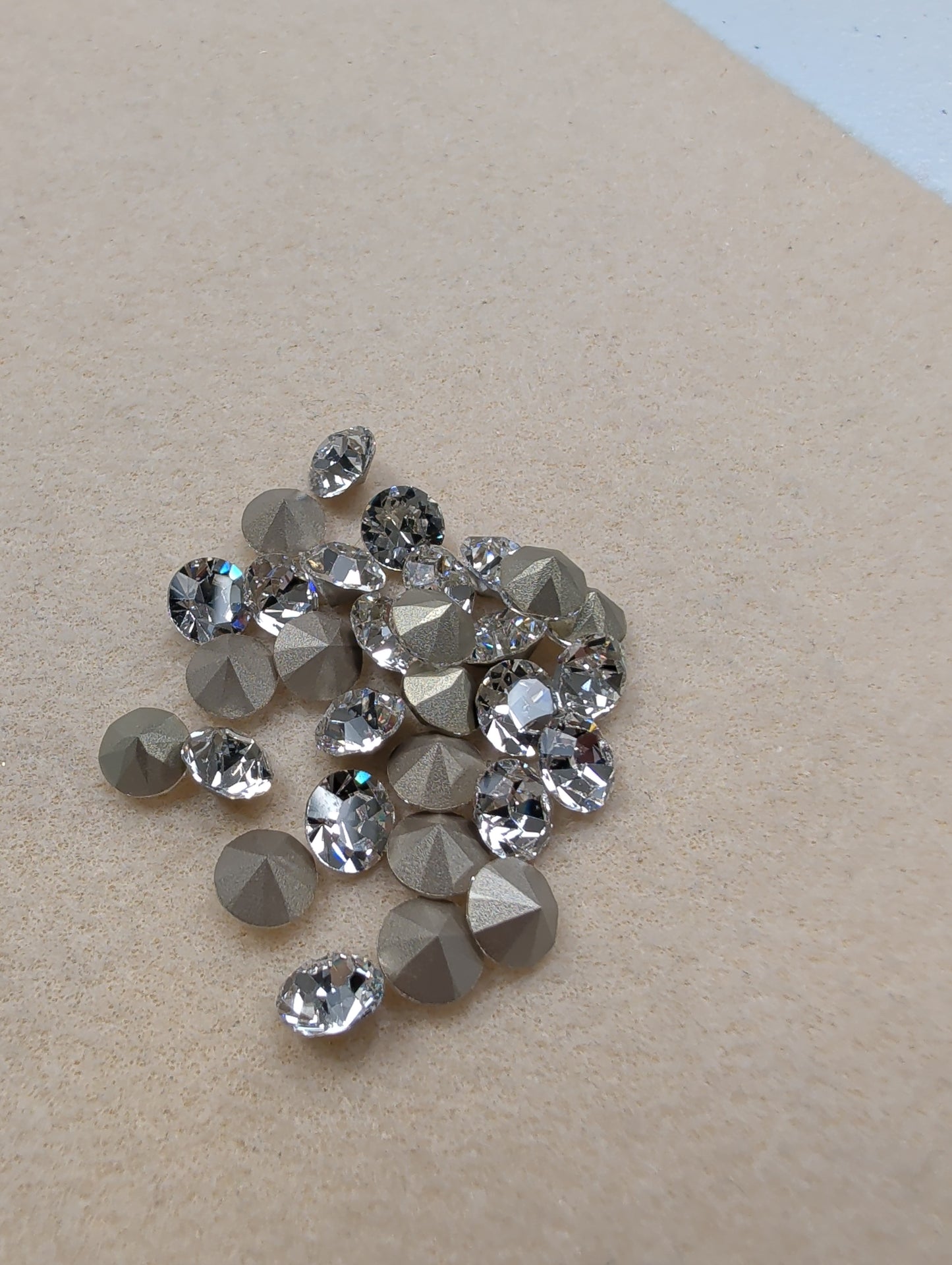 8mm Chaton Foiled, Preciosa