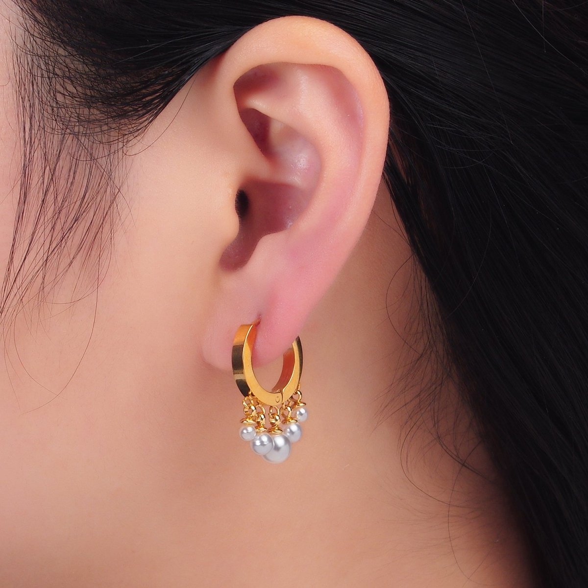 Stainless Steel Shell Pearl Drop Huggie Earrings | T118